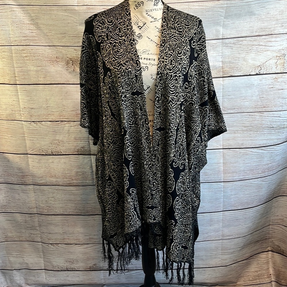 Chico’s Ivy Ruana Wrap Poncho Metallic Fringe Sleeves Black Gold One Size